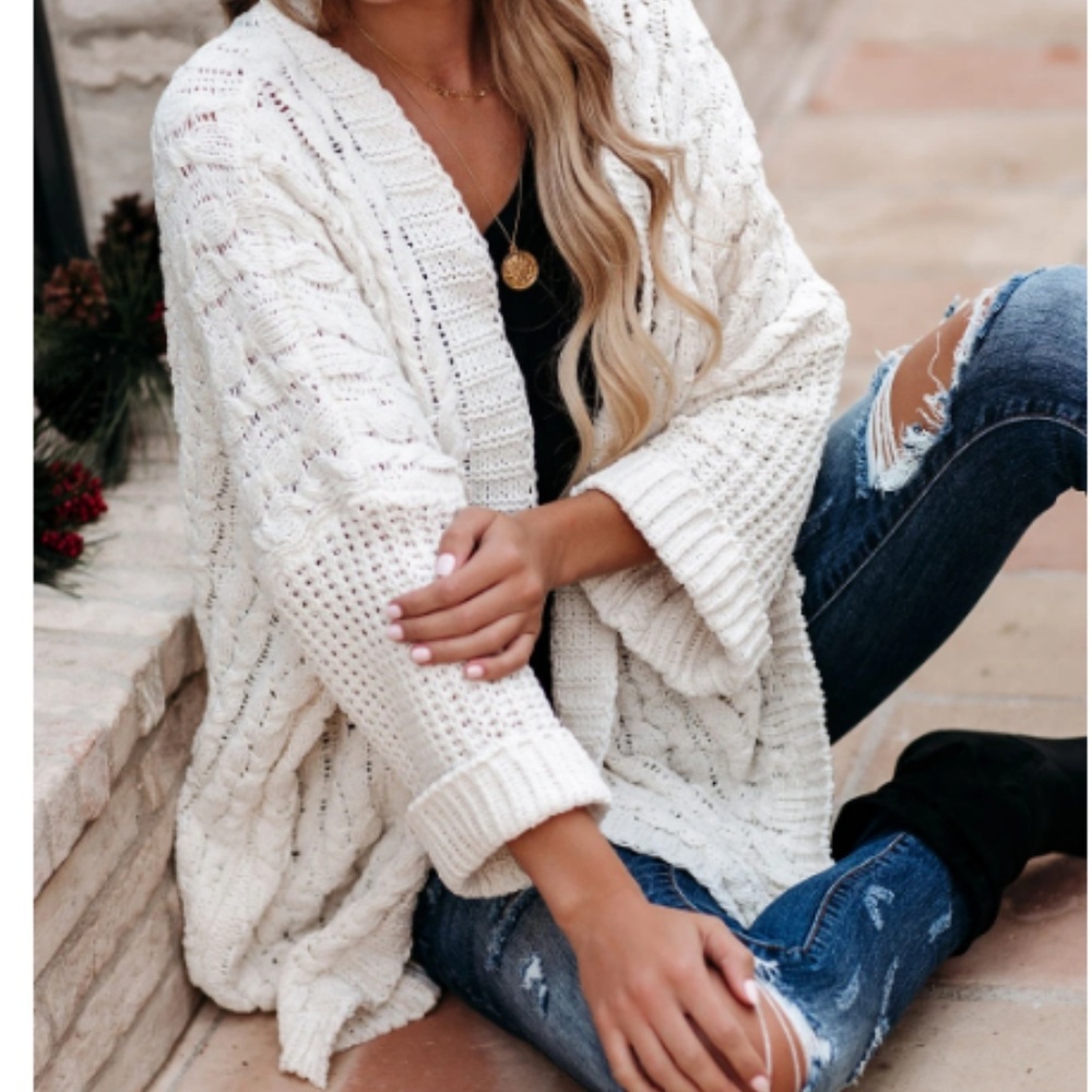ERIN Oversized Cable Knit Cardigan